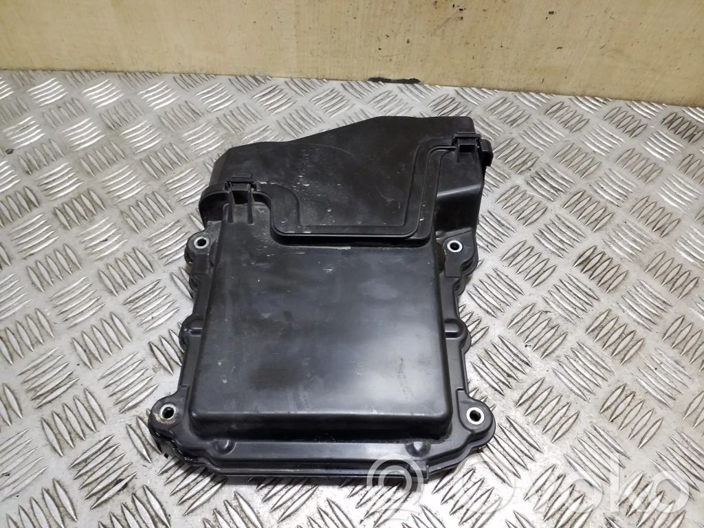 Honda CR-V Engine control unit box 