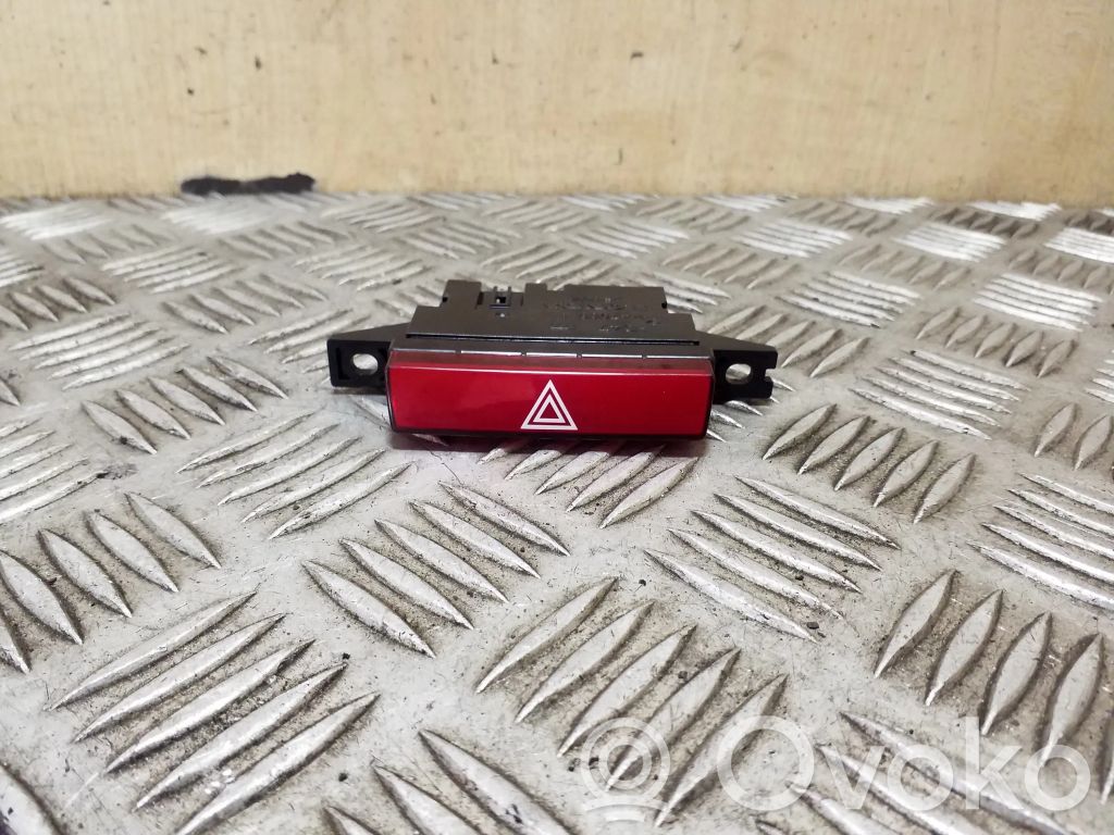 Honda CR-V Hazard light switch 