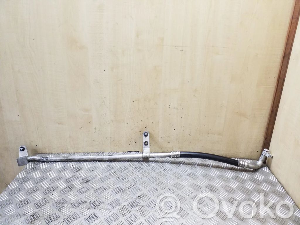BMW 5 F10 F11 Ilmastointilaitteen putki (A/C)