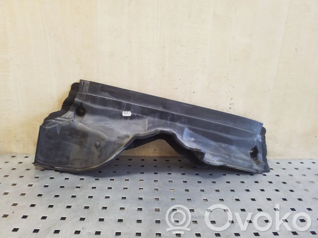 BMW 5 F10 F11 Muu moottoritilan osa