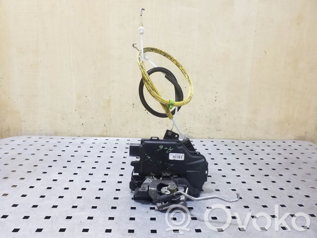 Audi A6 S6 C5 4B Zamek drzwi tylnych 
