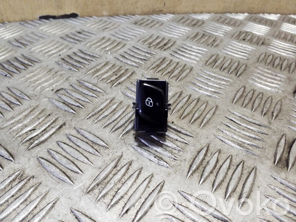 Volvo XC90 Central locking switch button 