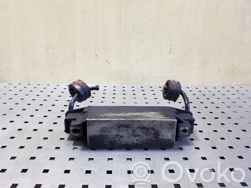 Volvo XC70 Muffler mount bracket/holder 