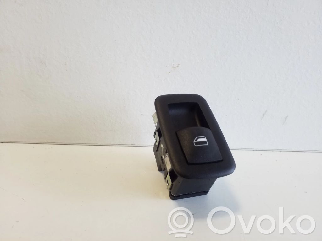 Jeep Cherokee KL Electric window control switch 
