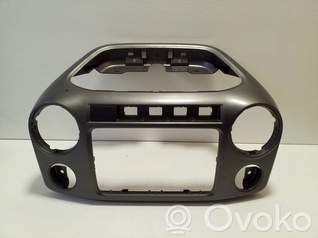 Volkswagen Amarok Moldura de la unidad delantera de radio/GPS 