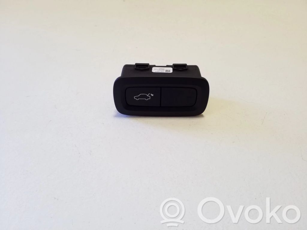 Volvo XC60 Tailgate/boot open switch button 