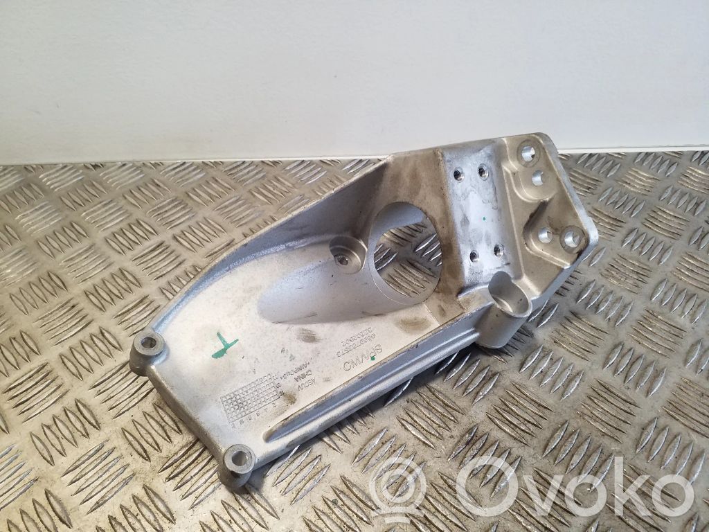 Volvo XC60 Muffler mount bracket/holder 