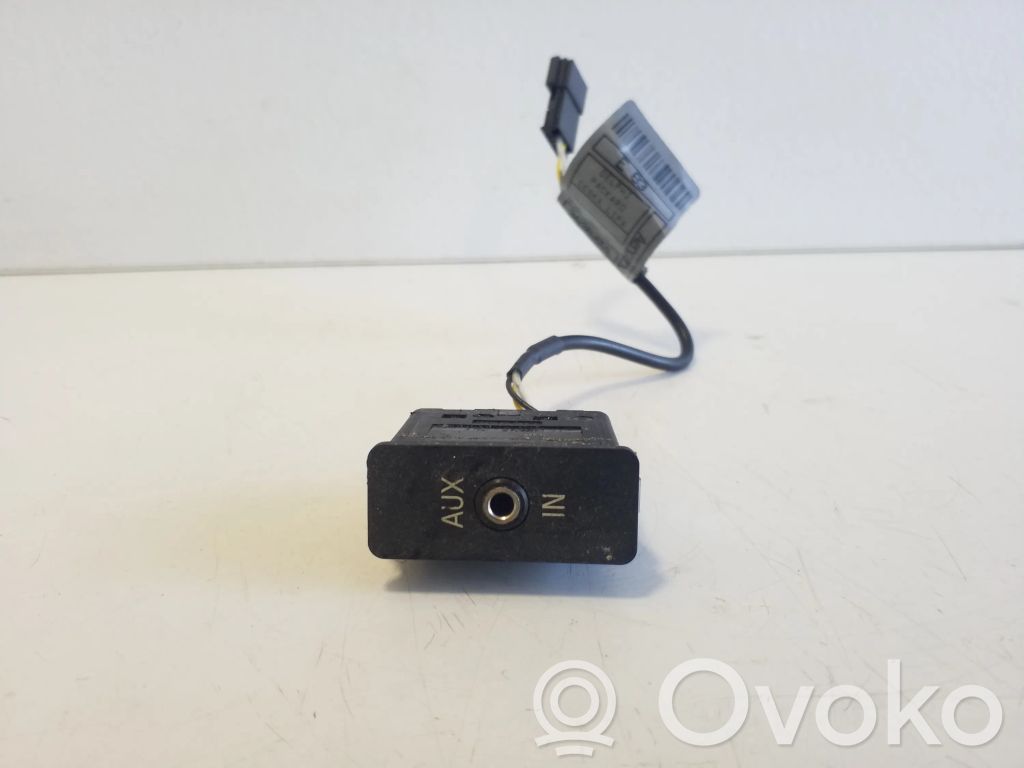 BMW X3 E83 Conector priză AUX 