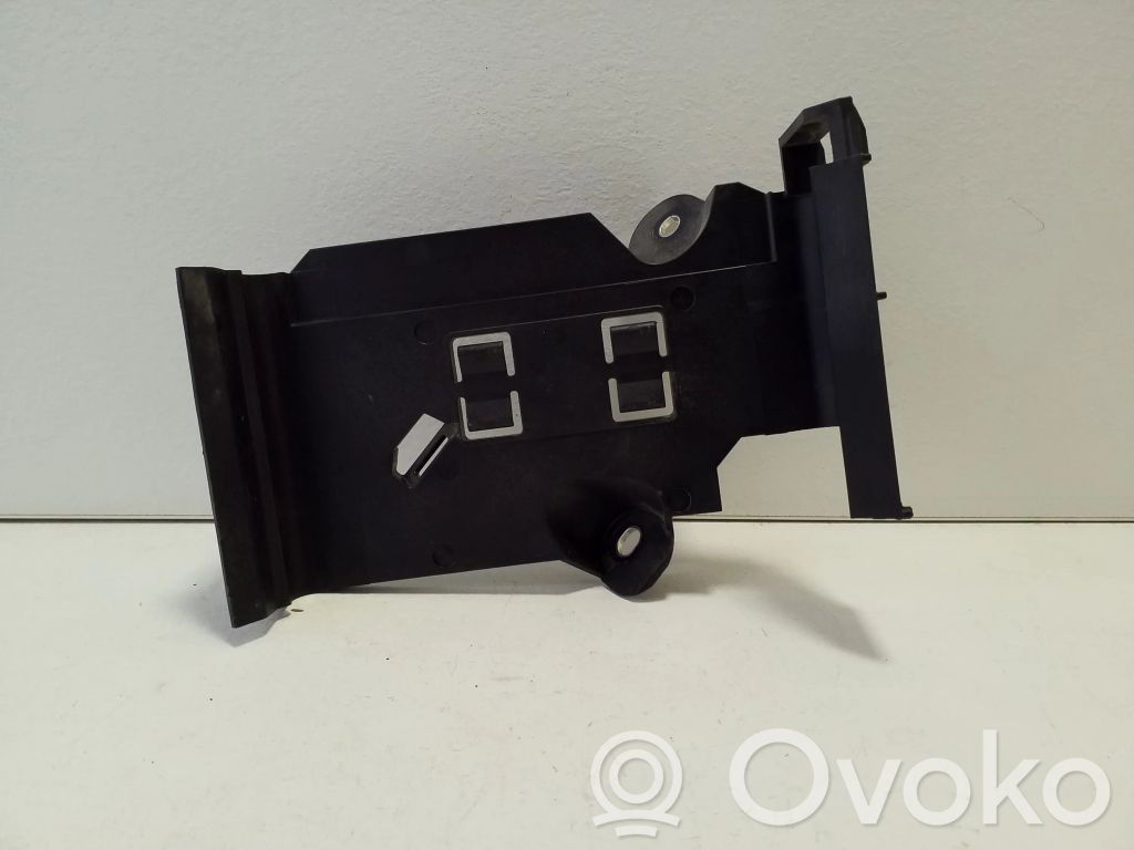 Volkswagen e-Golf Engine control unit holder 