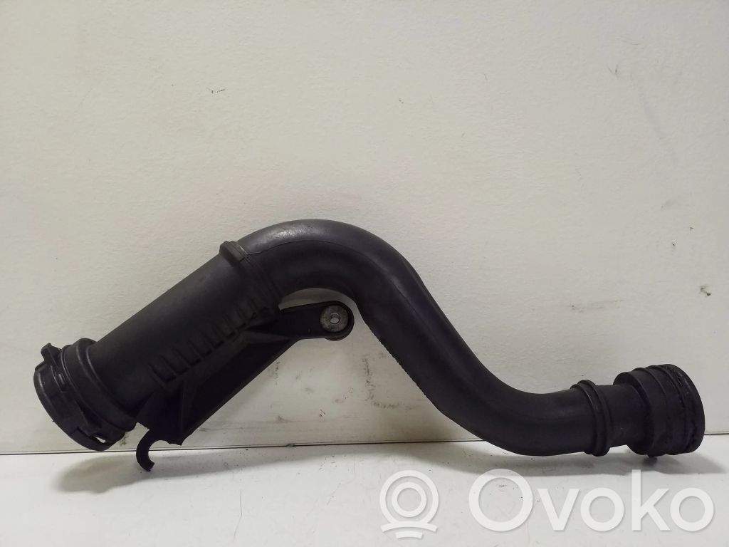 Volkswagen PASSAT B6 Furtun/conductă intercooler 