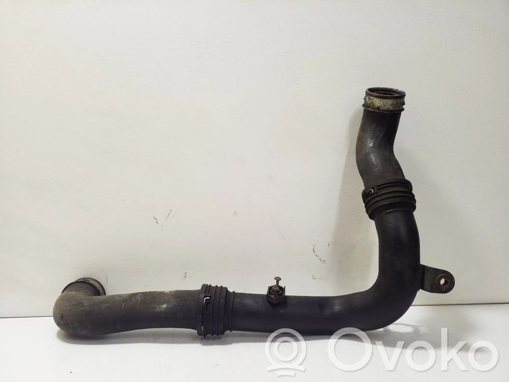 Volkswagen PASSAT B6 Furtun/conductă intercooler 