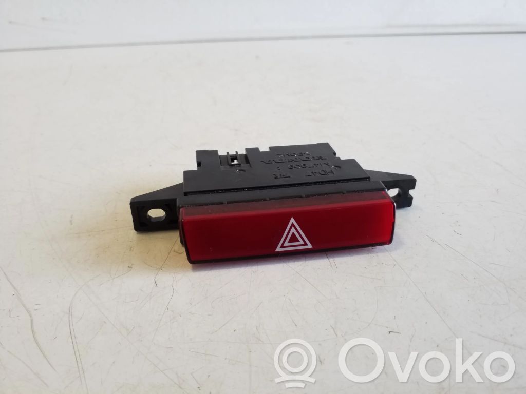 Honda CR-V Hazard light switch 