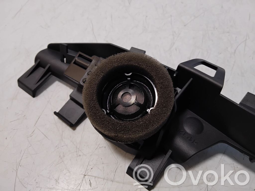 Volvo XC40 Front door high frequency speaker 