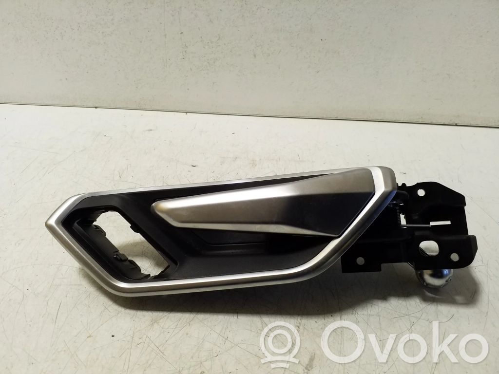 Audi e-tron Front door interior handle 