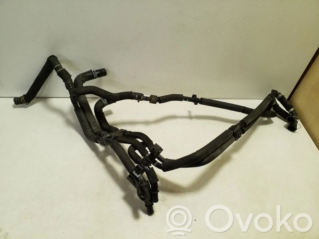 Audi e-tron Engine coolant pipe/hose 