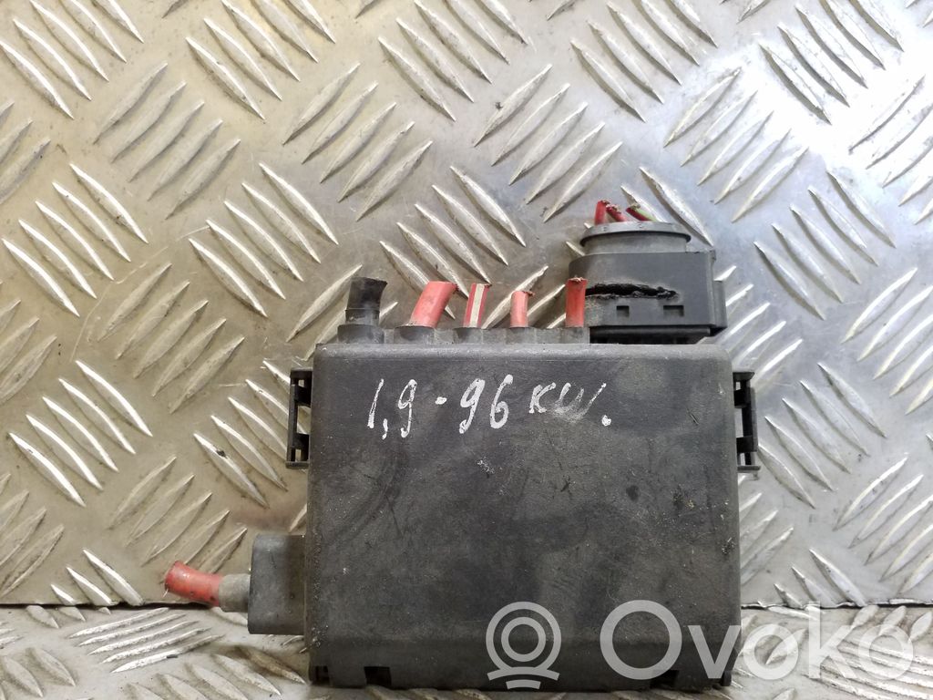 Audi A3 S3 8L Módulo de fusible 