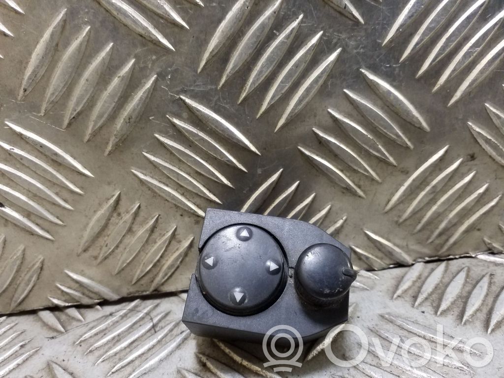 Wing mirror switch   4D0959565F