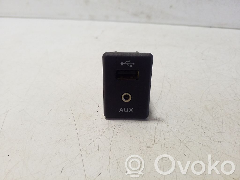Nissan Navara D23 Connettore plug in AUX