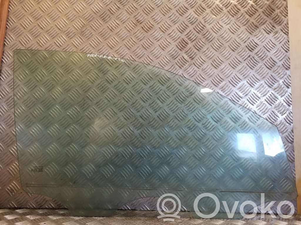 Volkswagen Polo IV 9N3 Szyba drzwi przednich 