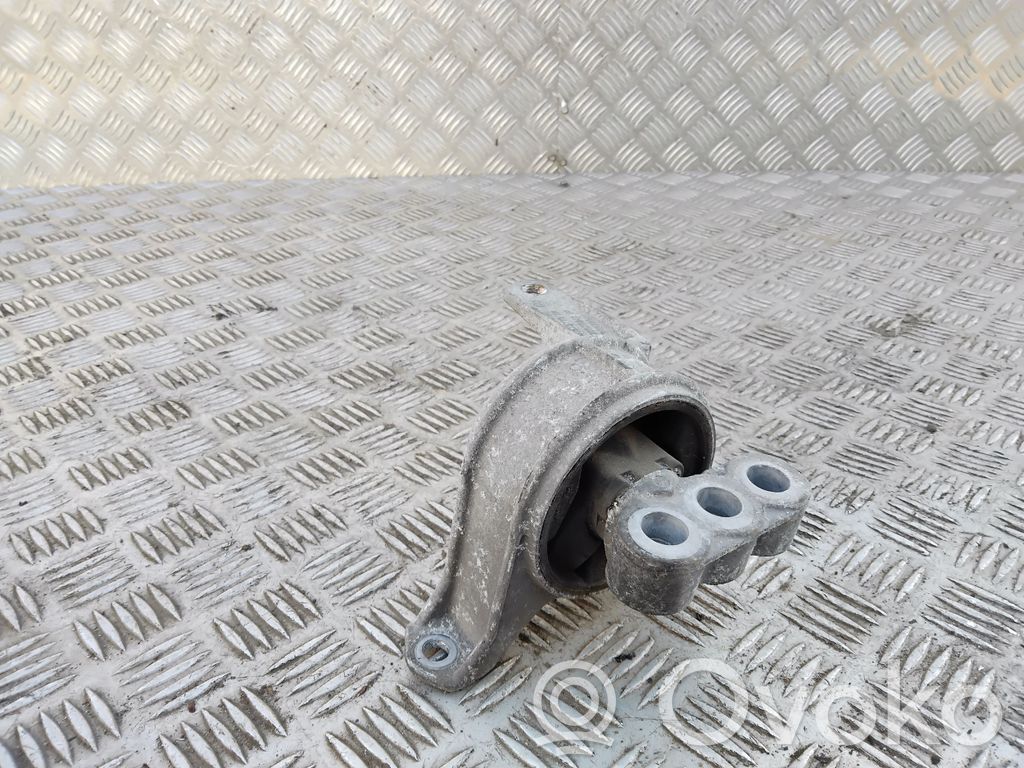 Engine mount bracket   90575779