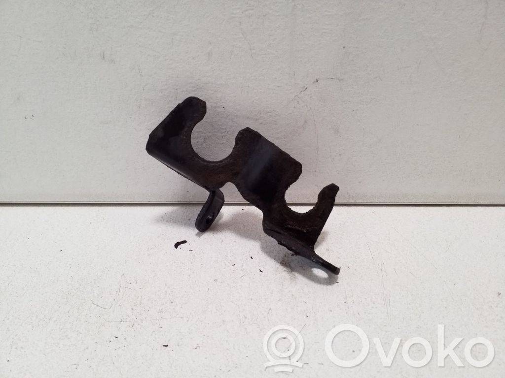 Gear shift cable bracket   BK2R7474KA