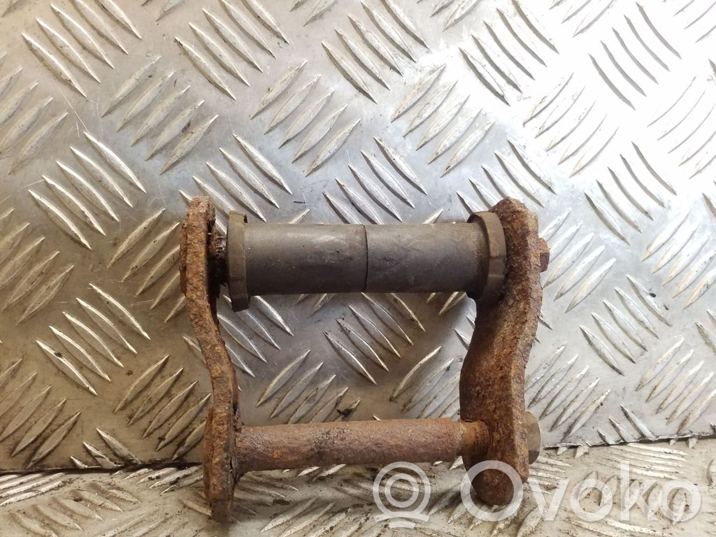 Mitsubishi L200 Alte piese suspensie spate