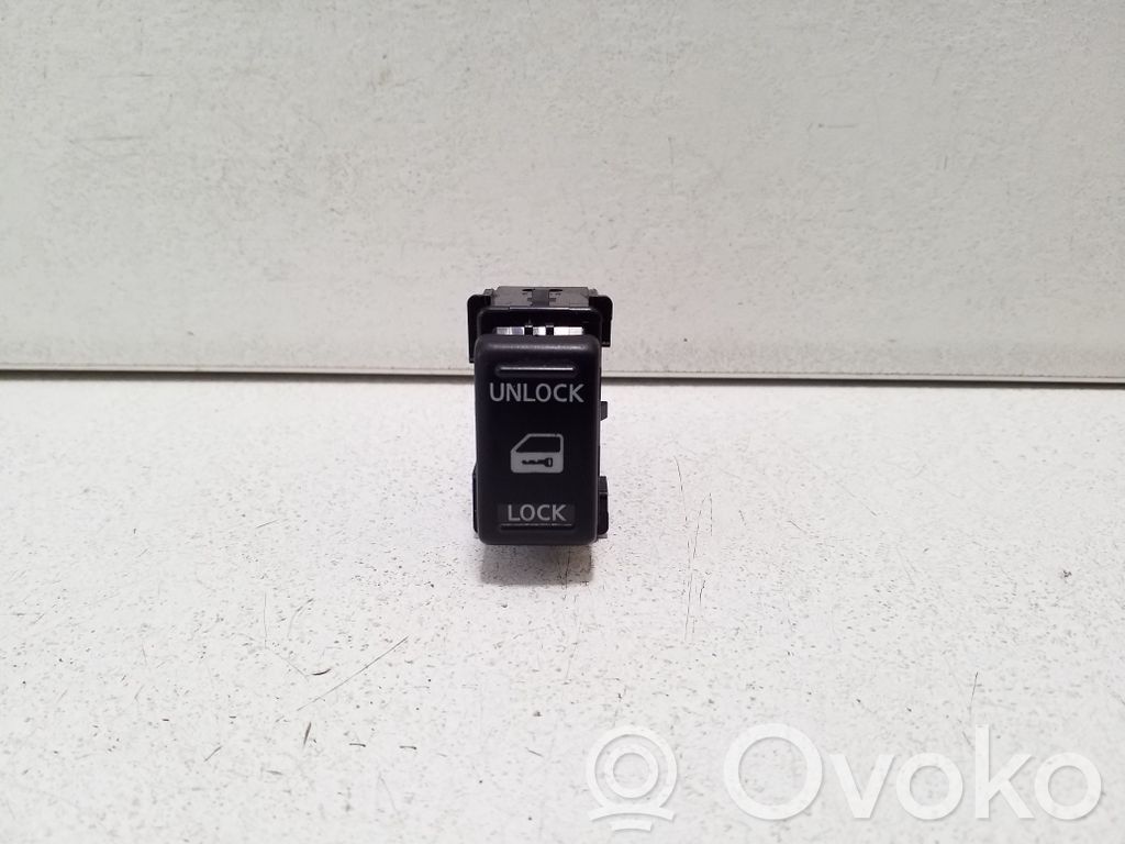 Central locking switch button   5204B
