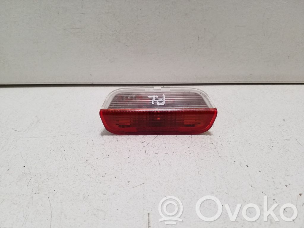 Porsche Cayenne (92A) Luz interna puerta delantera 