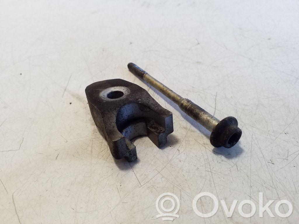Porsche Cayenne (92A) Bridă fixare injector 