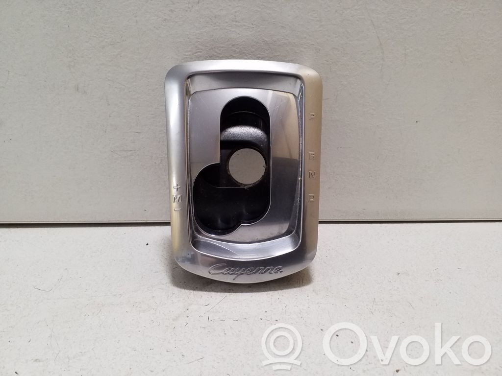 Porsche Cayenne (92A) Rivestimento in plastica cornice della leva del cambio 