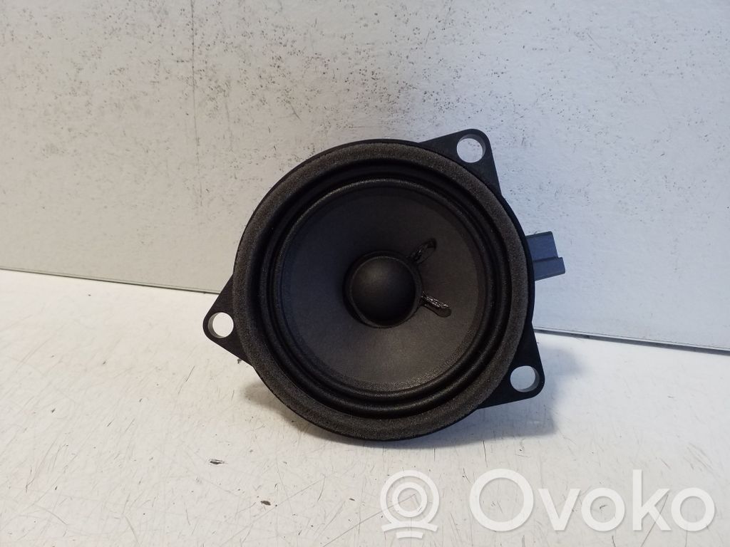 Etuoven kaiutin   31438477