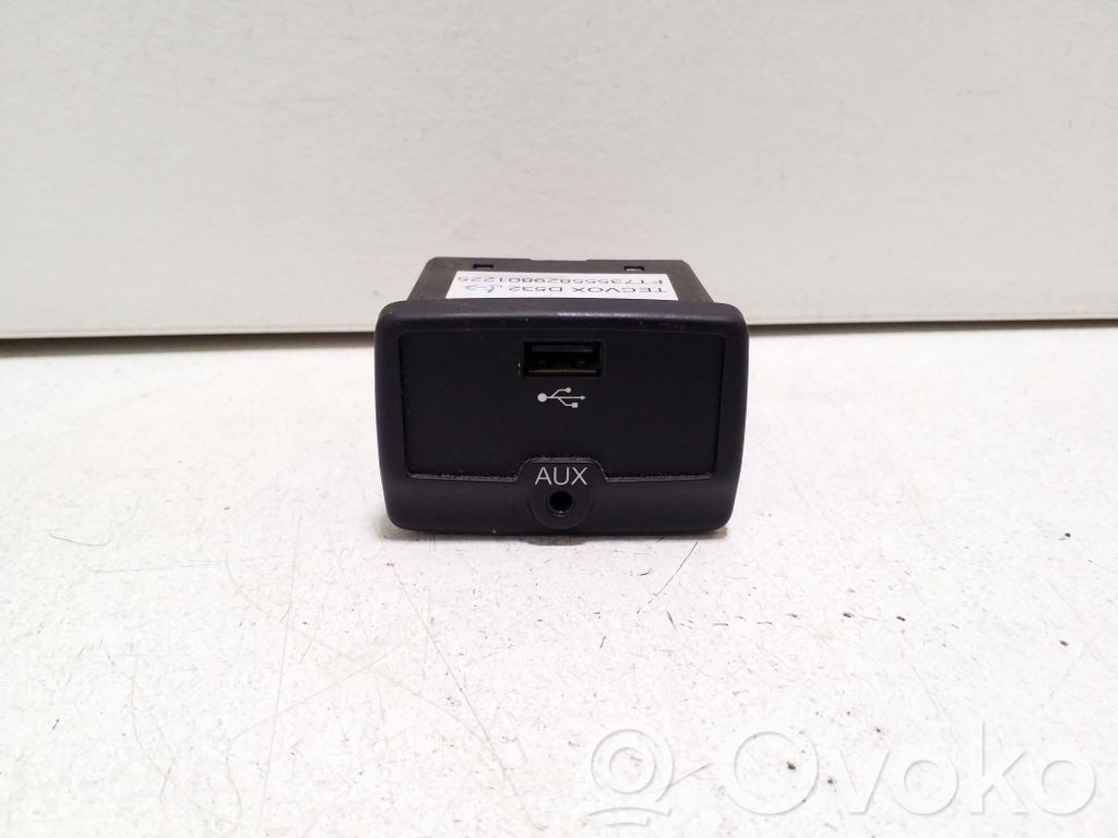 Iveco Daily 6th gen USB-pistokeliitin 