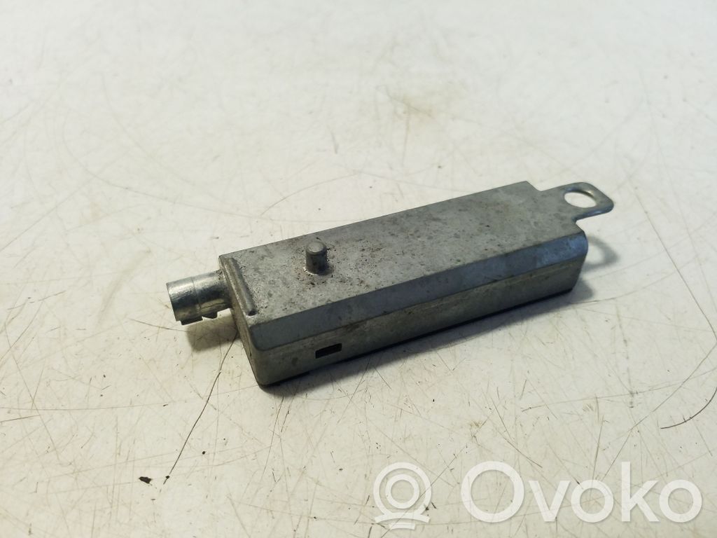 Audi A6 S6 C6 4F Antenos stiprintuvas 