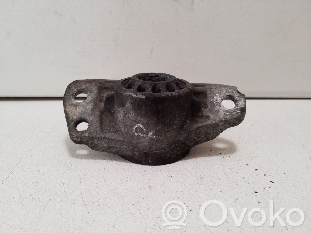 Audi TT TTS Mk2 Staffa di rinforzo per l’ammortizzatore anteriore 