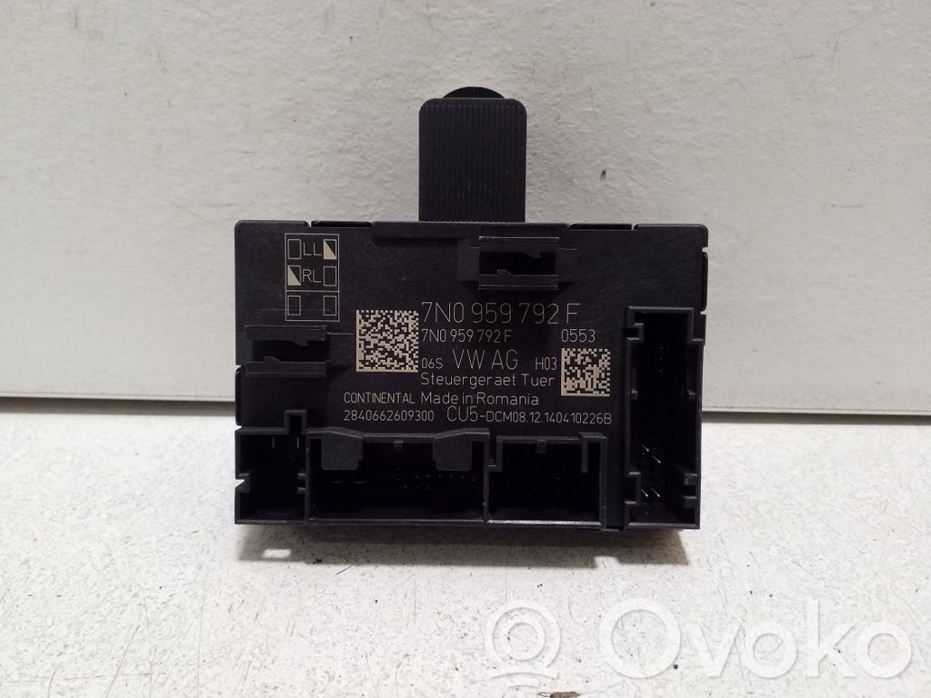 Unidad de control/módulo de la puerta   7N0959792F
