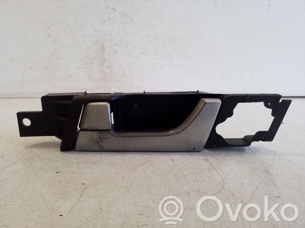 Chevrolet Captiva Front door interior handle 