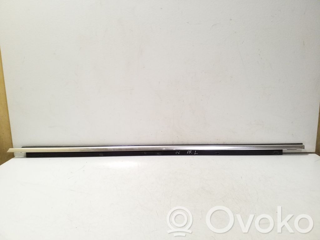 Audi A6 S6 C6 4F Listón embellecedor de la ventana de la puerta delantera 