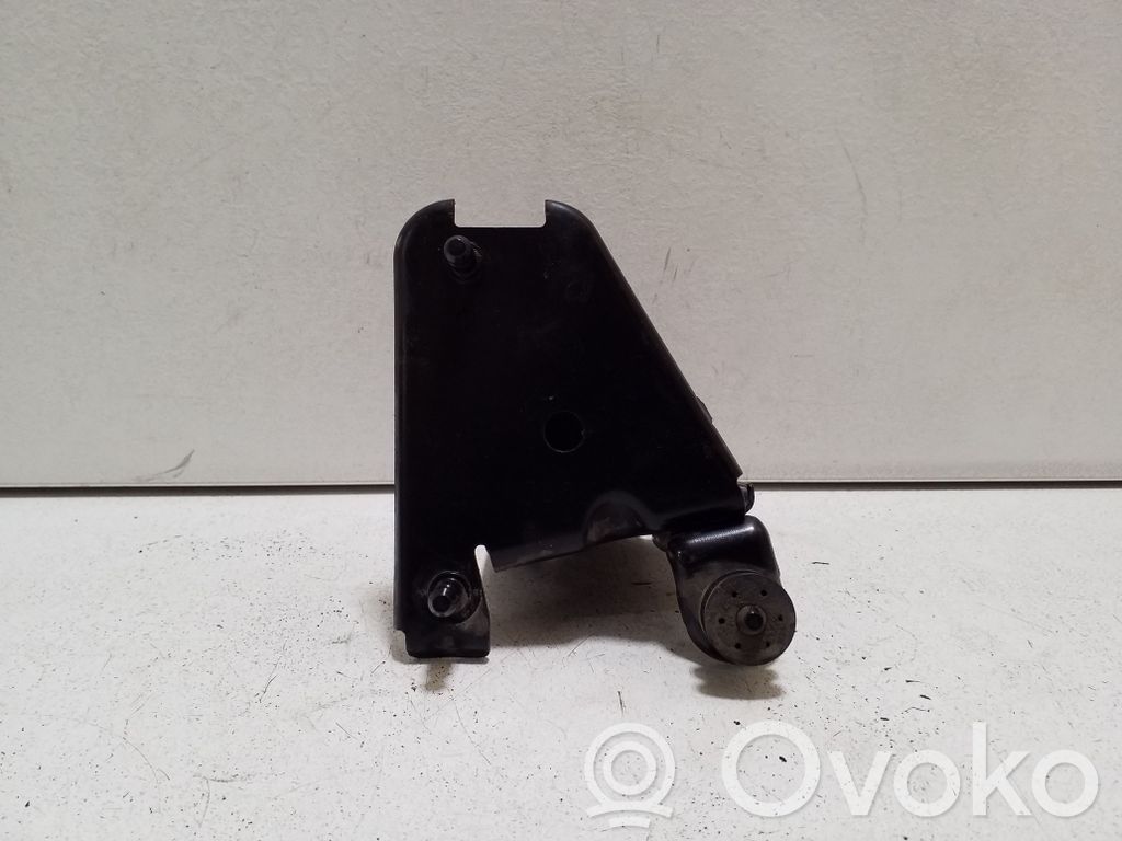 Volkswagen PASSAT B8 Supporto pompa ABS