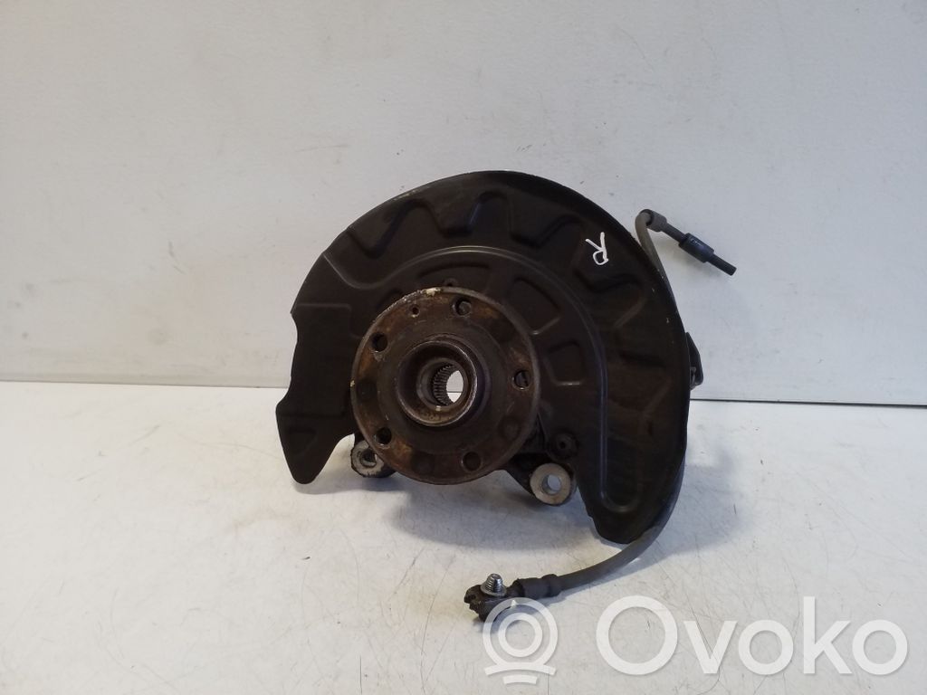 Volkswagen PASSAT B8 Mozzo ruota anteriore