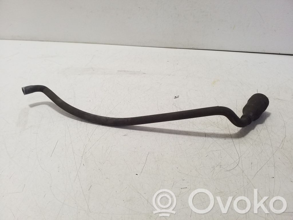 Audi Q3 8U Furtun golire apă 