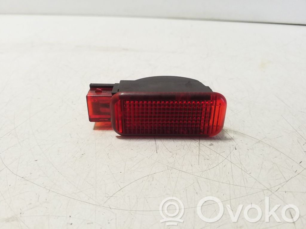 Luz interna puerta trasera   6Y0947411