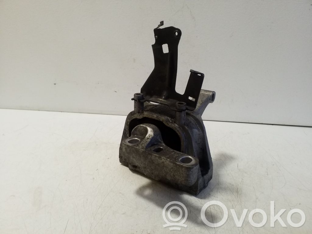 Soporte de montaje del motor   5N0199262F