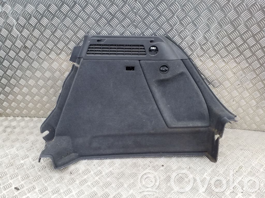 Audi Q3 8U Boczek / Tapicerka / bagażnika 