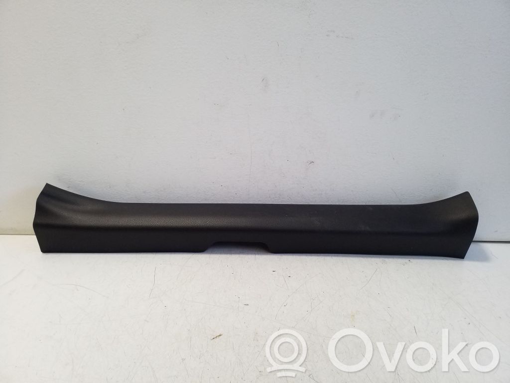 Toyota Yaris Cross Capac prag față 