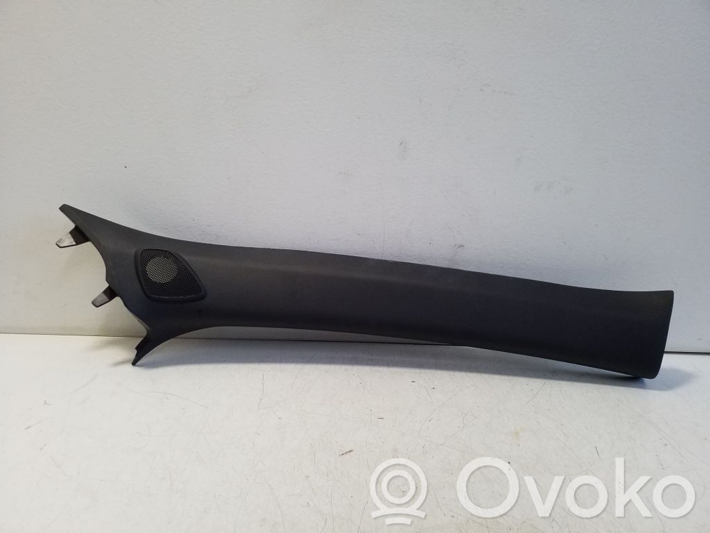 Toyota Yaris Cross Rivestimento montante (A)