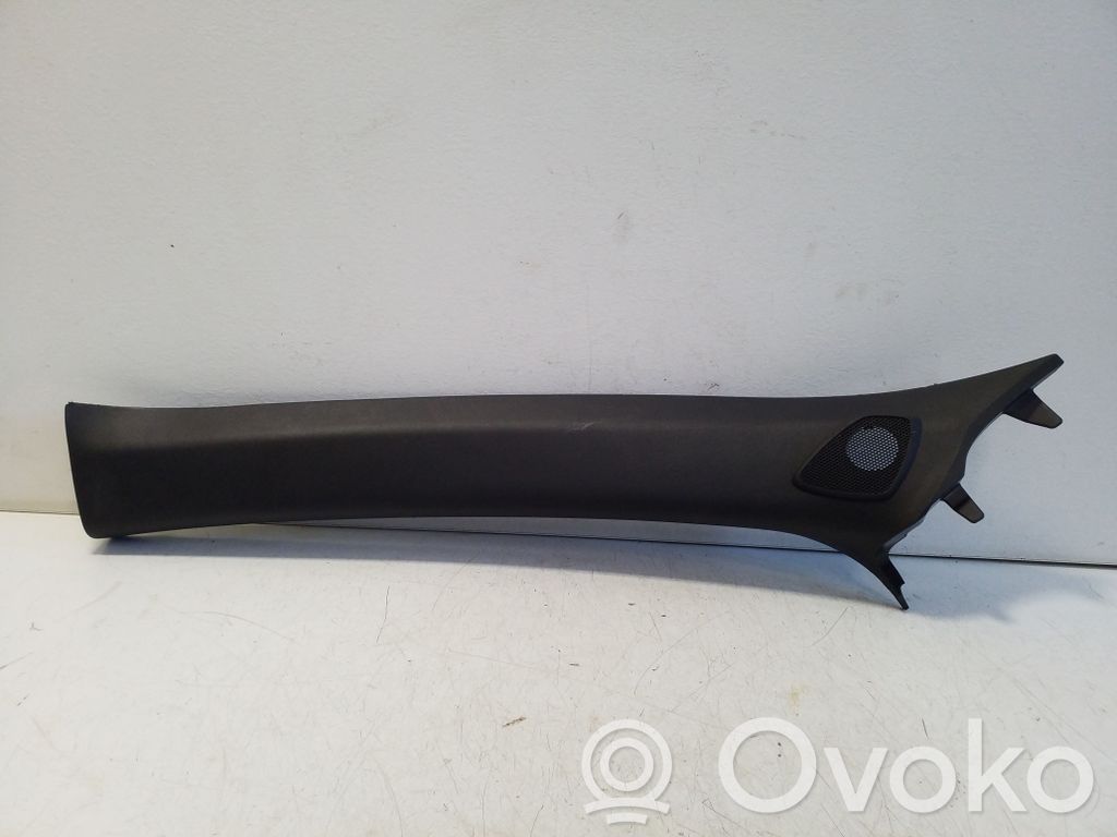 Toyota Yaris Cross Rivestimento montante (A) 
