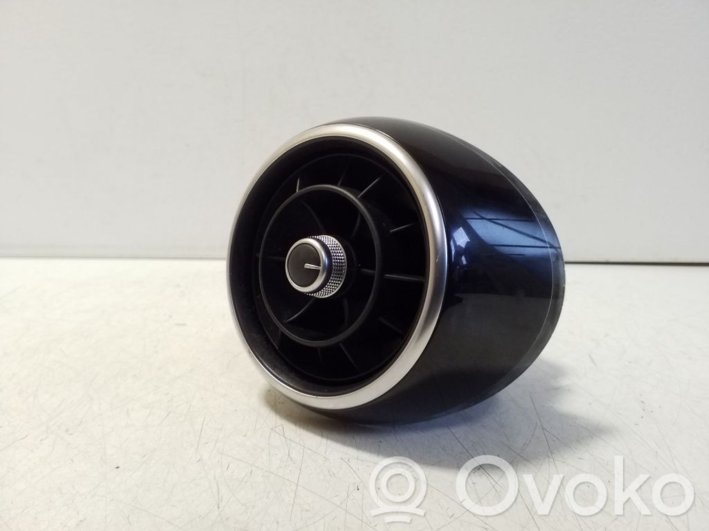 Audi A1 Rejilla de ventilación central del panel 