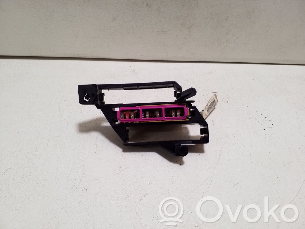 Audi A1 Fuse module 