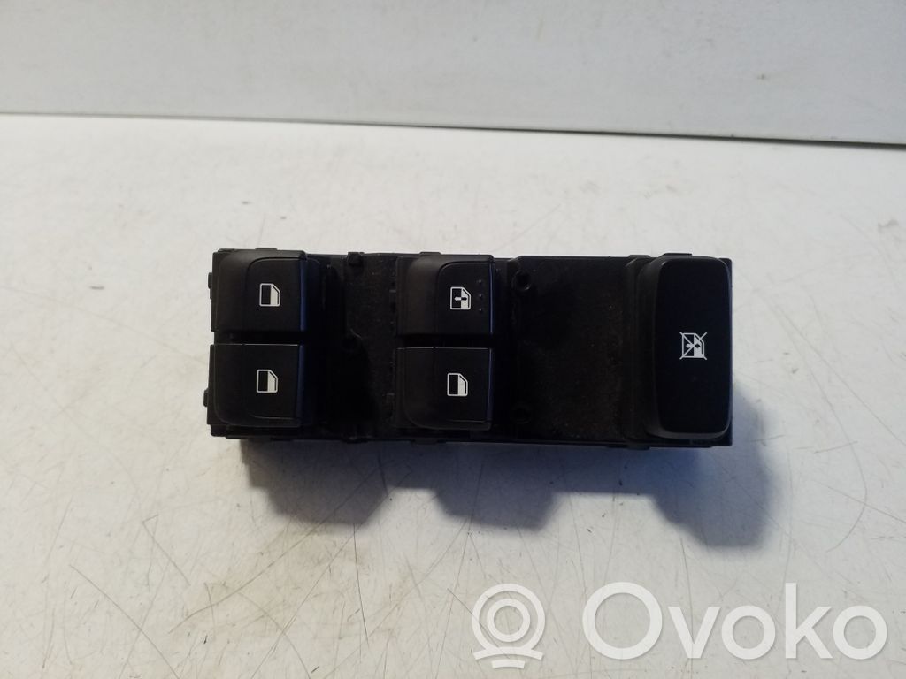 KIA Stonic Interruptor del elevalunas eléctrico 