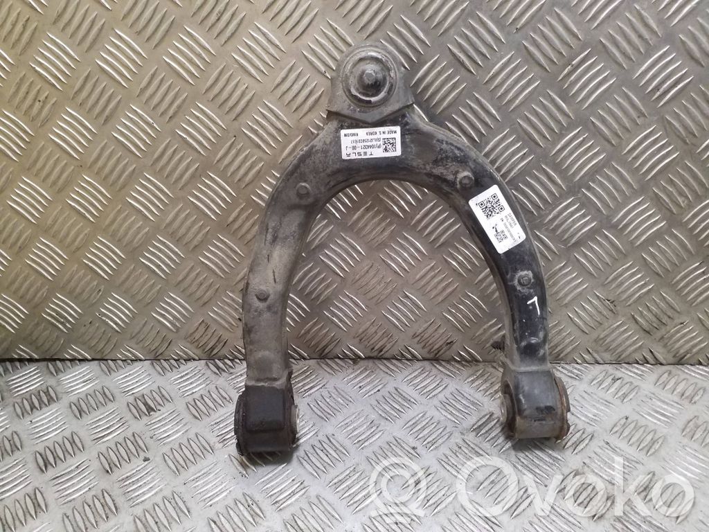 Tesla Model 3 U veida svira 